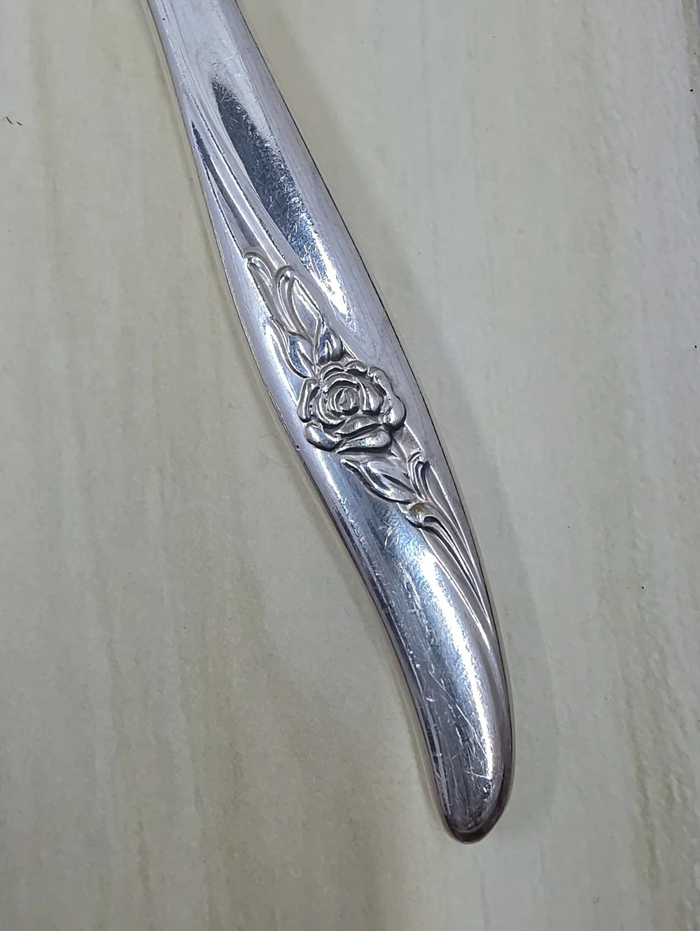 Oneida Rose Song Serrated Steak Knuves Set Of 16 Hollow Rogers Silverplate